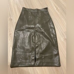 ELIE ELIE TAHARI OLIVE FAUX LEATHER SKRIT SIZE 4